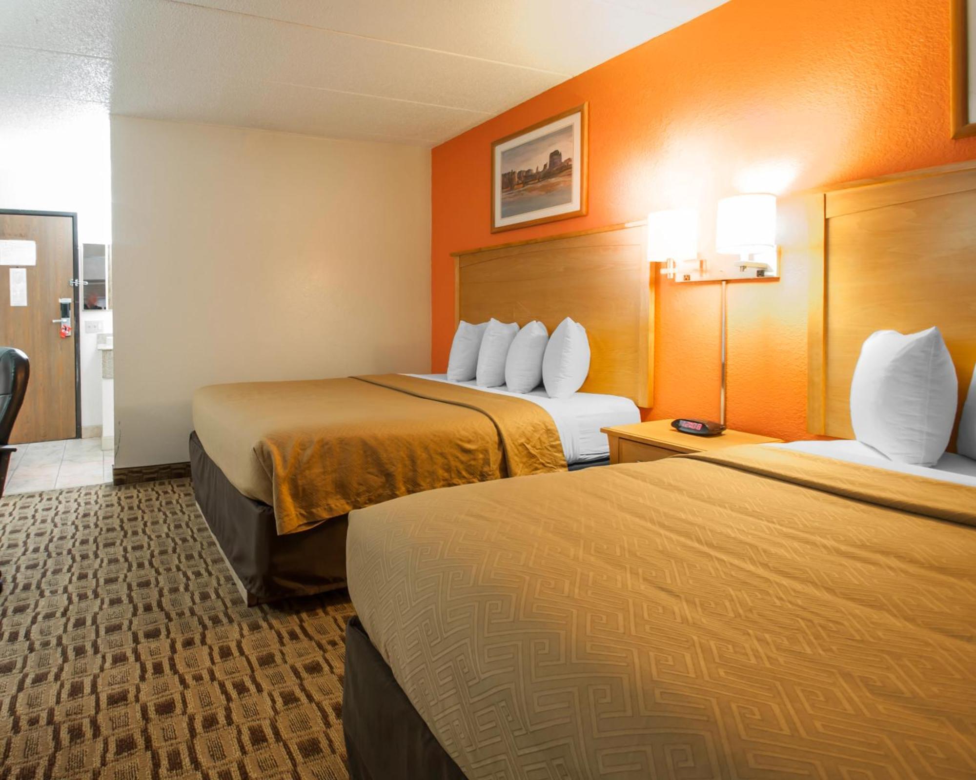Lodge Econo Kansas Downtown North
